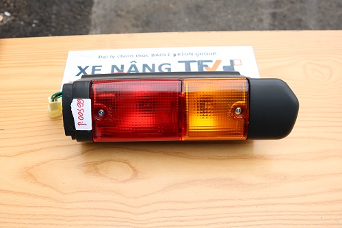 Cụm đèn hậu trái (L) xe nâng Toyota 8F · HS-LL074