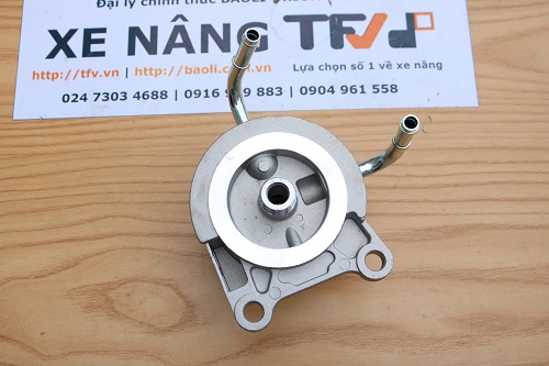 Bơm tay bầu lọc nhiên liệu xe nâng Toyota 7-8FD động cơ 1DZ/2Z/3Z · 23302-23440-71