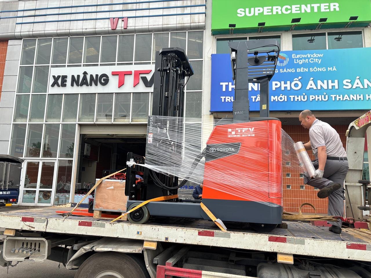 Xe nâng reach truck Toyota 8FBR18 1,8 tấn · khung V3000 · pin lithium 51,2V 230Ah