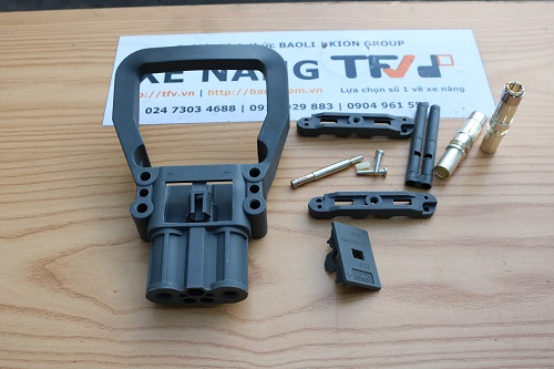 Giắc kết nối ắc quy xe nâng 160A cổng cái · P.00339