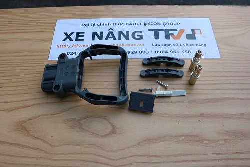 Giắc kết nối ắc quy xe nâng 80A cổng cái · P.00347