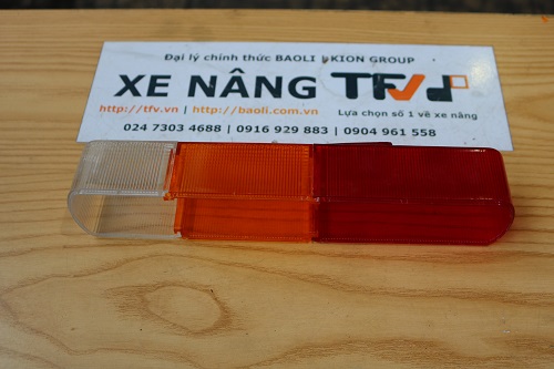 Nắp chắn cụm đèn sau xe nâng · 05153-08200