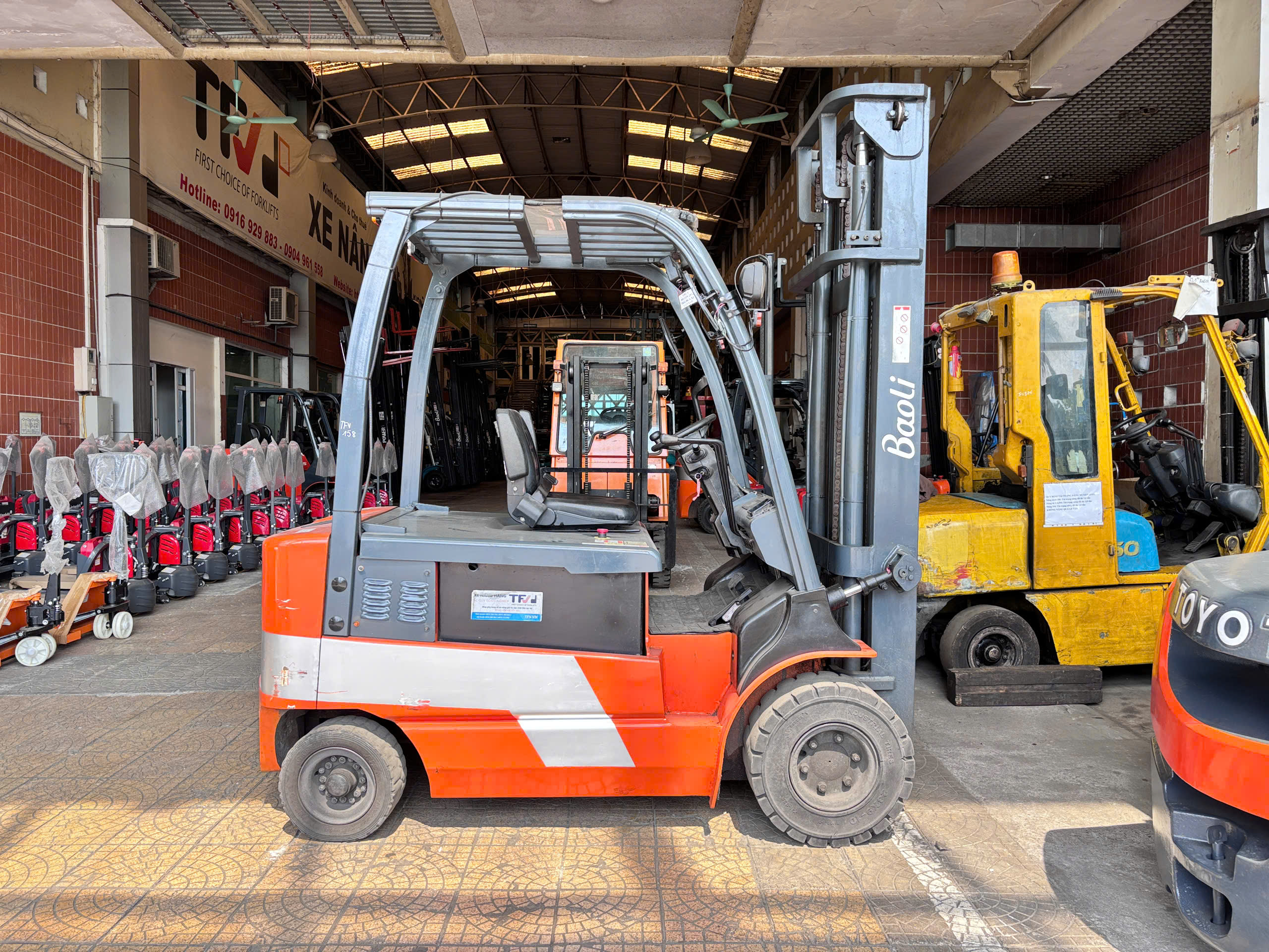 Xe nâng điện cũ Baoli KBE30 3 tấn đời 2020 – khung 2 tầng 4 m