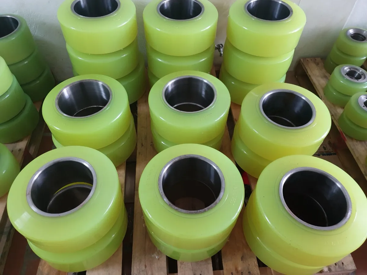 Bánh cân bằng PU 204×76 mòn cần thay