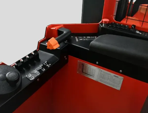 Xe nâng đa hướng MiMA MQ — bàn điều khiển thủy lực nhiều cần