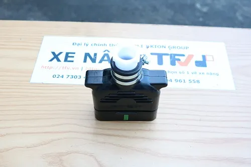 Thông số giắc cắm bình điện xe nâng 30A 250V cổng cái P.00983