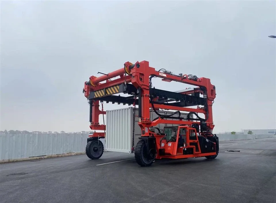 Straddle carrier SOCMA 45 tấn nhìn trước