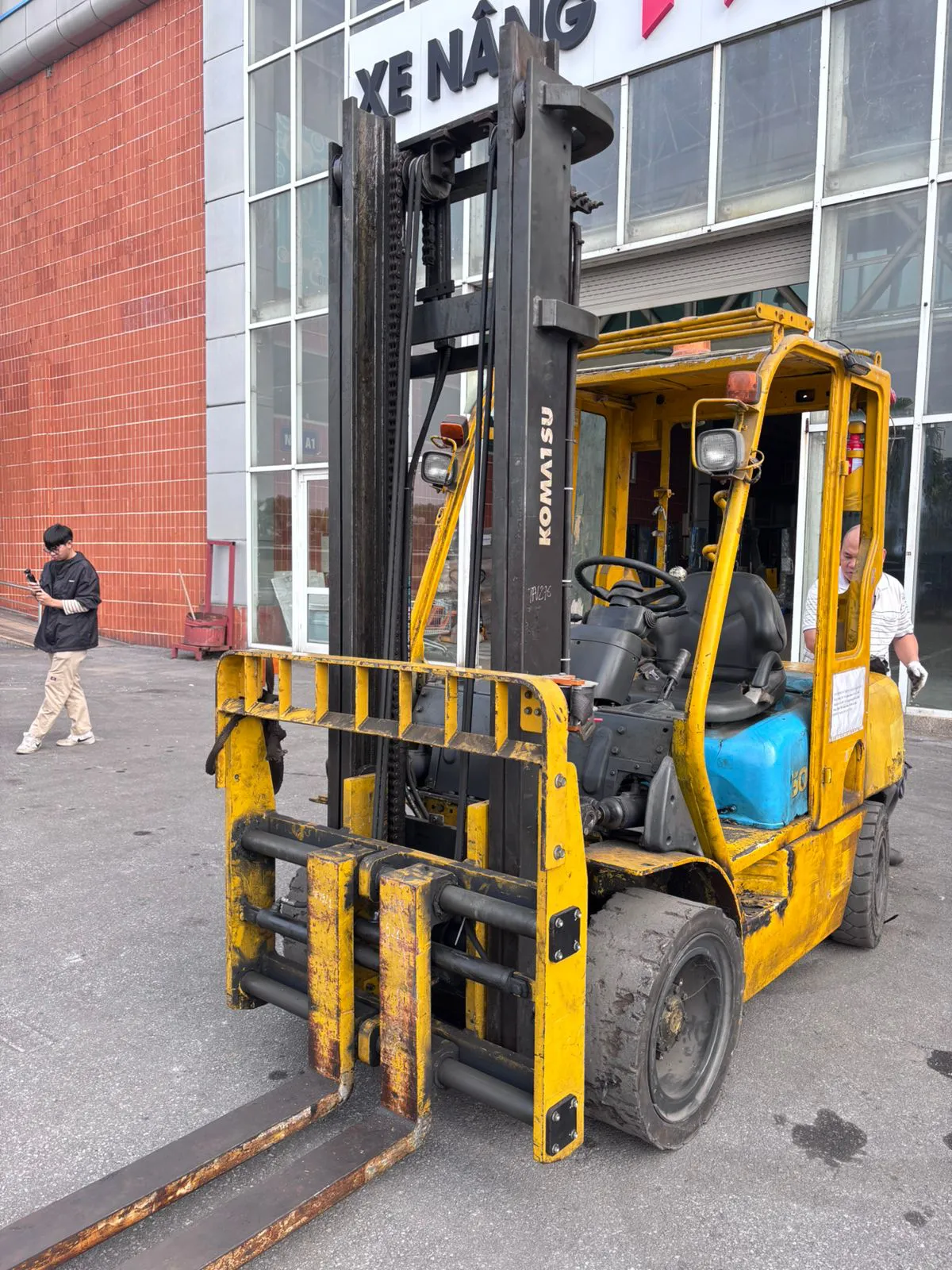 Xe nâng dầu cũ Komatsu FD30HT-12 3 tấn nhập Nhật tại TFV