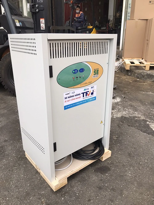 Máy sạc ắc quy hiệu SE Wa 3 pha 48V 120A mã 116-001 sử dụng cho xe nâng, hàng mới 100%