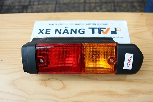 Đèn hậu xe nâng Toyota 8FG10-30 mã 56630-26601-71
