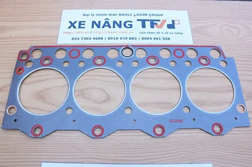Gioăng mặt máy Komatsu 4D95 4D95S B3.3 chụp mặt còn lại