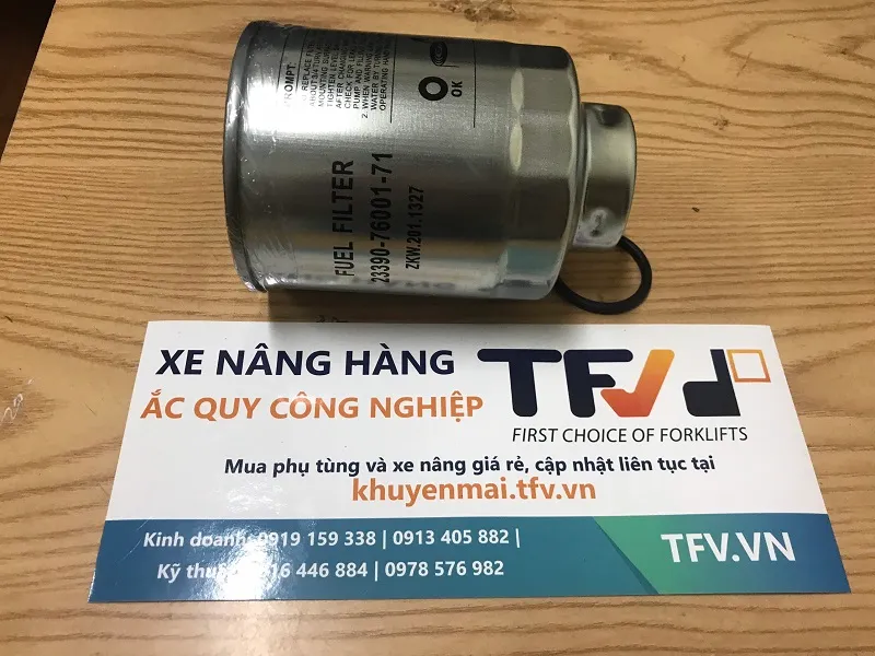 Lọc nhiên liệu xe nâng Toyota 23390-76001-71 chụp tại kho TFV