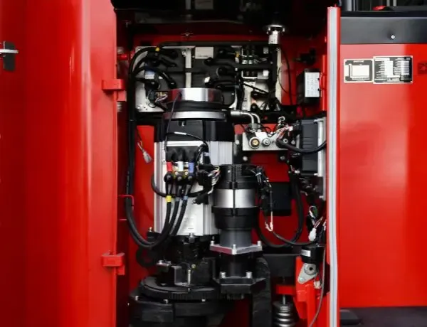 Xe nâng đa hướng MiMA MQ — motor và bộ điều khiển hệ AC