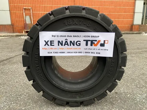 Lốp đặc xe nâng 18x7-8 Success chụp thật tại TFV, ký hiệu 18X7-8 trên hông lốp