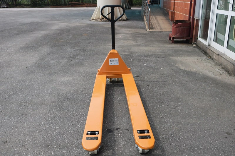 Xe nâng tay 3 tấn càng dài 2m hiệu Interlift, tiêu chuẩn Châu Âu