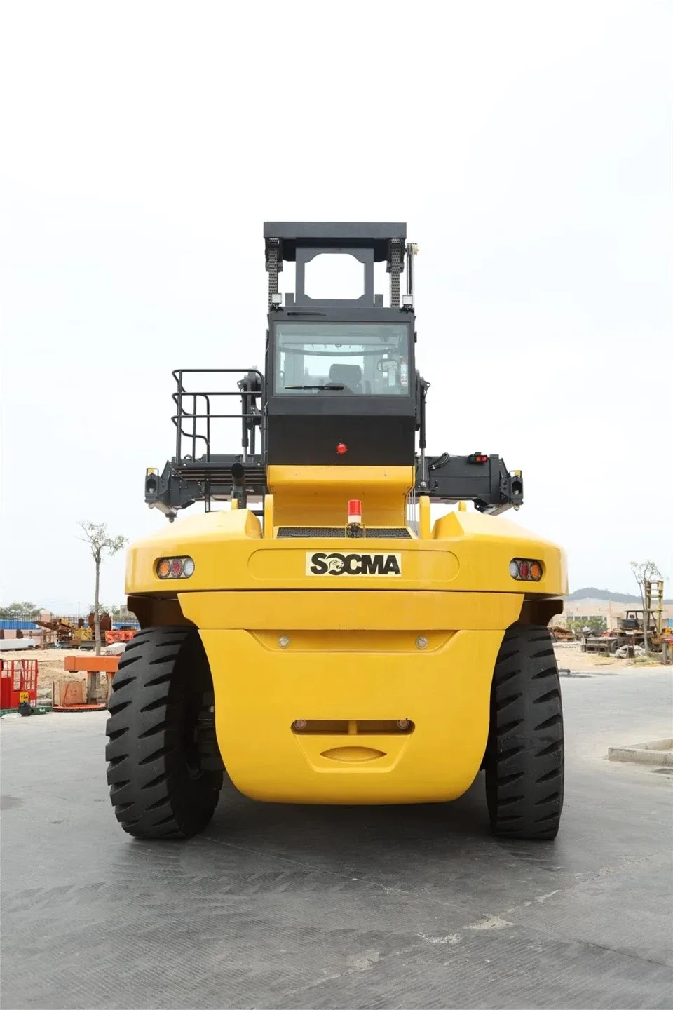 Cabin của Xe nâng dầu SOCMA HNF450 45 tấn
