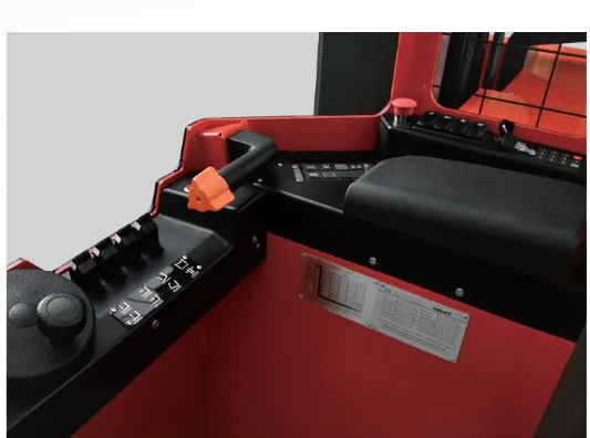 Xe nâng đa hướng MiMA MQ30 — cabin đứng lái (ảnh catalog)
