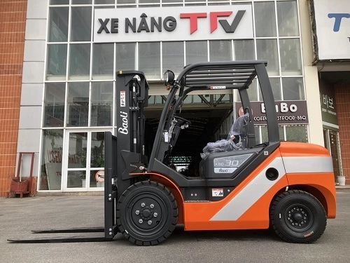 Những điều cần lưu ý khi vận hành xe nâng hàng trên dốc an toàn ?