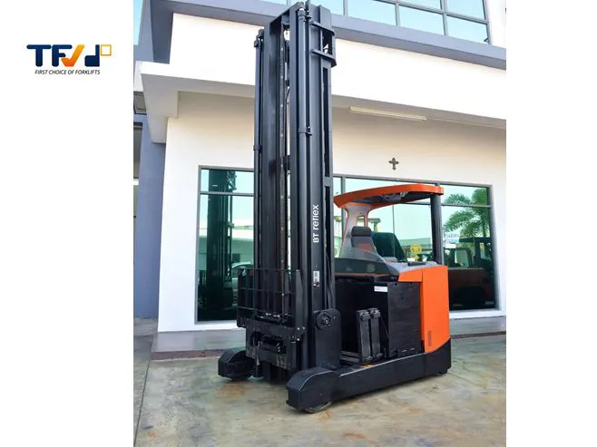 Xe nâng Reach Truck
