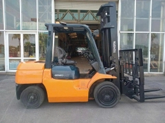 Xe nâng dầu hiệu TOYOTA, model 02-7FD35, sức nâng 3500kg, sản xuất 2006. Mã XC.D35TOS30.00400