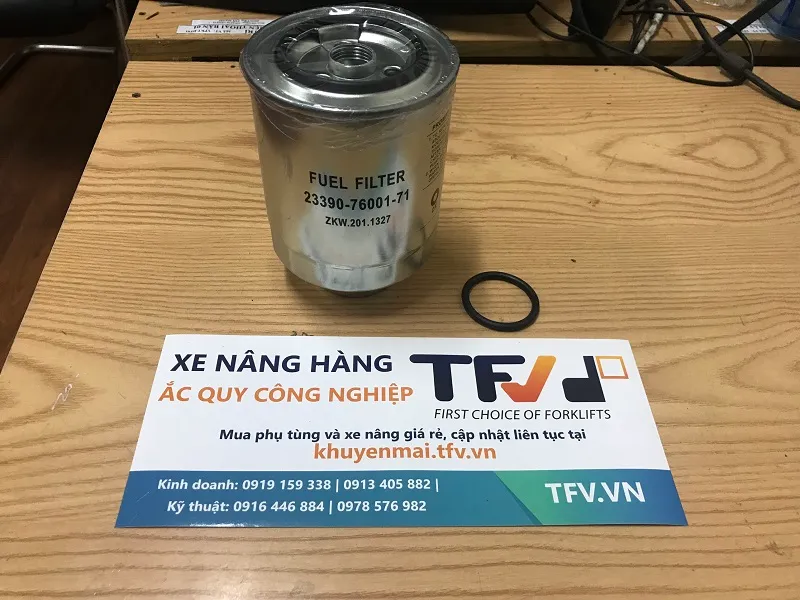 Lọc nhiên liệu xe nâng 23390-76001-71 nhìn từ mặt có hướng dẫn
