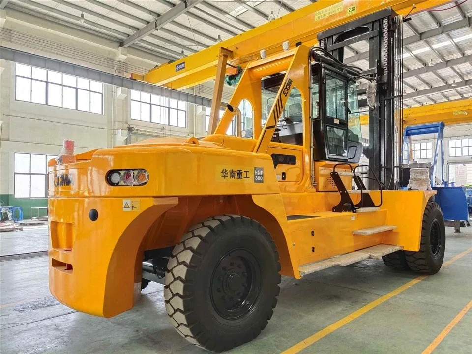 Xe nâng dầu SOCMA HNF300 30 tấn bản B