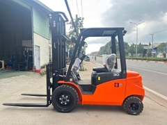Xe nâng điện Interlift EFL303 3 tấn nâng cao 4m sản xuất 2024 mới 100%. Mã XM.B30EPS40.00749