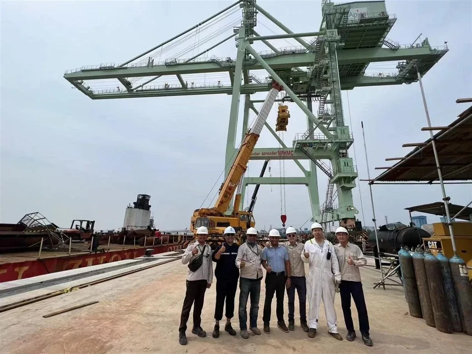 Nghiệm thu cẩu bờ STS SOCMA