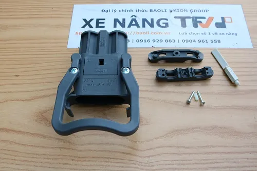 Giắc kết nối ắc quy xe nâng 320A cổng cái P.00341