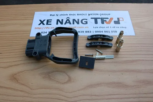 Giắc kết nối ắc quy xe nâng 80A cổng cái Folangsi P.00347