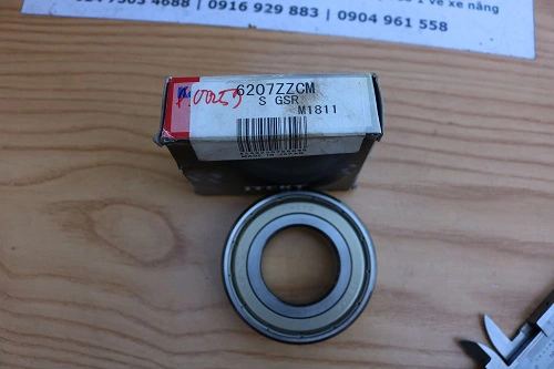 Vòng bi xe nâng kích thước 72*35*17 mã 6207 hiệu koyo hàng mới 100%. Mã P.00259