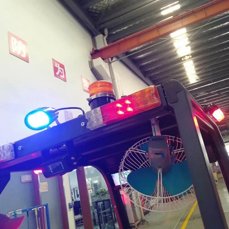 Xe kéo điện Zowell XTA40 — đèn cảnh báo trên nóc