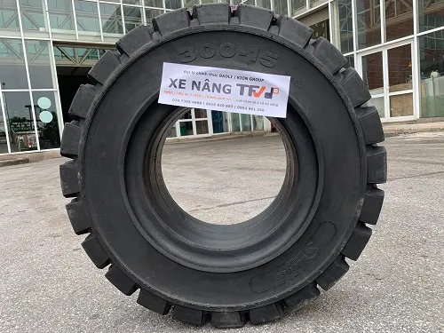 Lốp đặc xe nâng 300-15 Success tại kho TFV