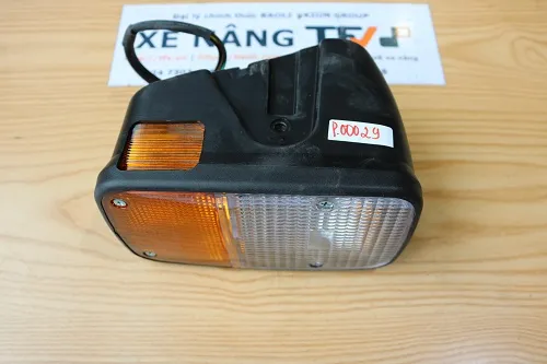 Đèn pha xe nâng Toyota 7FD10-30 mã 56550-23321-71 tại kho TFV