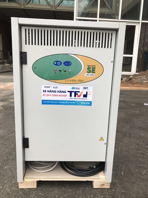 Máy sạc ắc quy hiệu SE Wa 3 pha 48V 100A mã 114-001 sử dụng cho xe nâng, hàng mới 100%