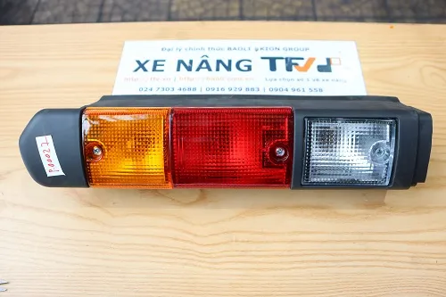 Đèn hậu xe nâng Toyota 8FD10-30 mã 56640-26601-71
