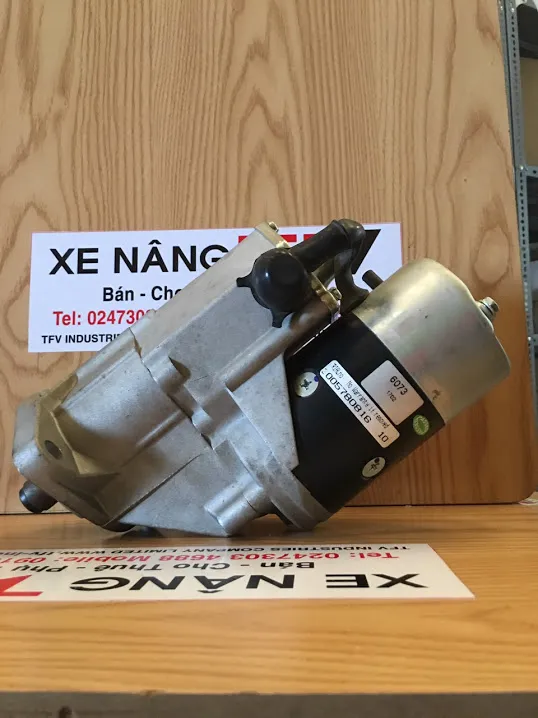 Kiểm tra củ đề xe nâng Toyota 2,5 tấn trước khi thay