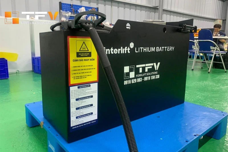 Xu hướng điện hóa xe nâng: Vì sao pin lithium sẽ thay thế ắc quy chì trong 5 năm tới?