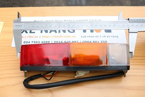 Đèn hậu Komatsu HS-LL061 ảnh thật tại kho