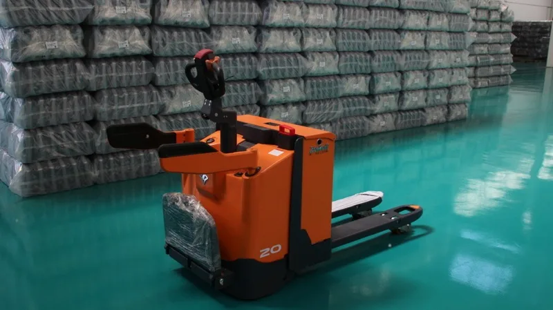 Xe nâng tay điện Zowell XPA25 — trong kho hàng