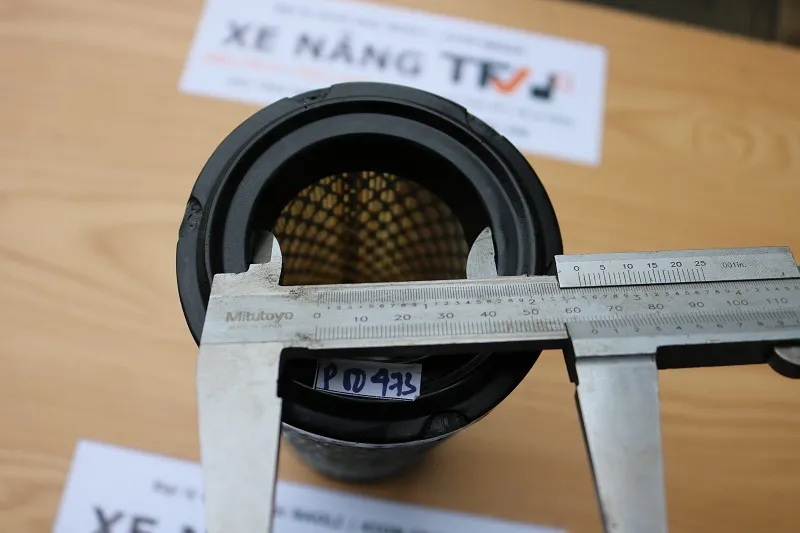 Đo đường kính lỗ đầu hở lọc gió Sakura A-8513