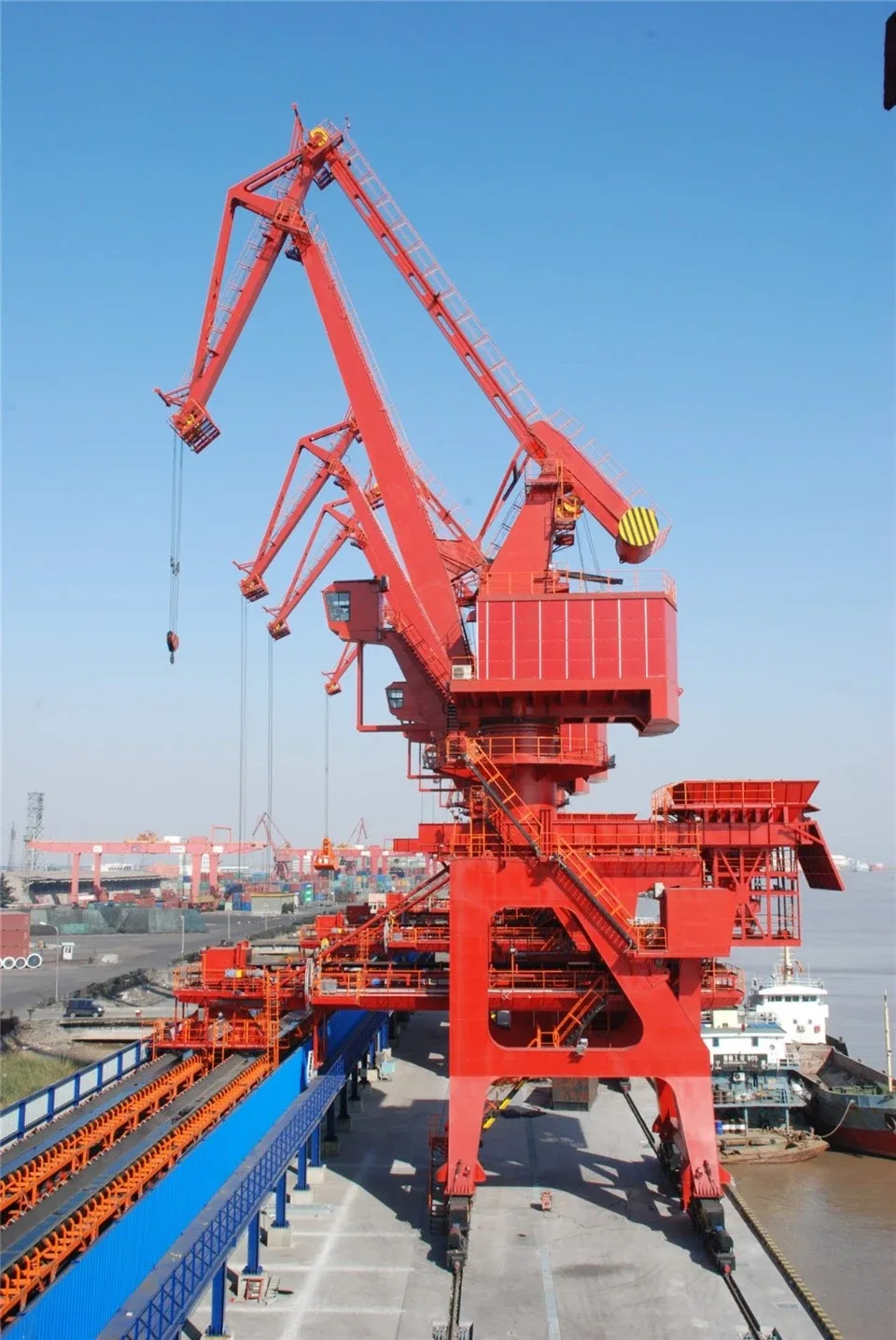 Cẩu cảng SOCMA
