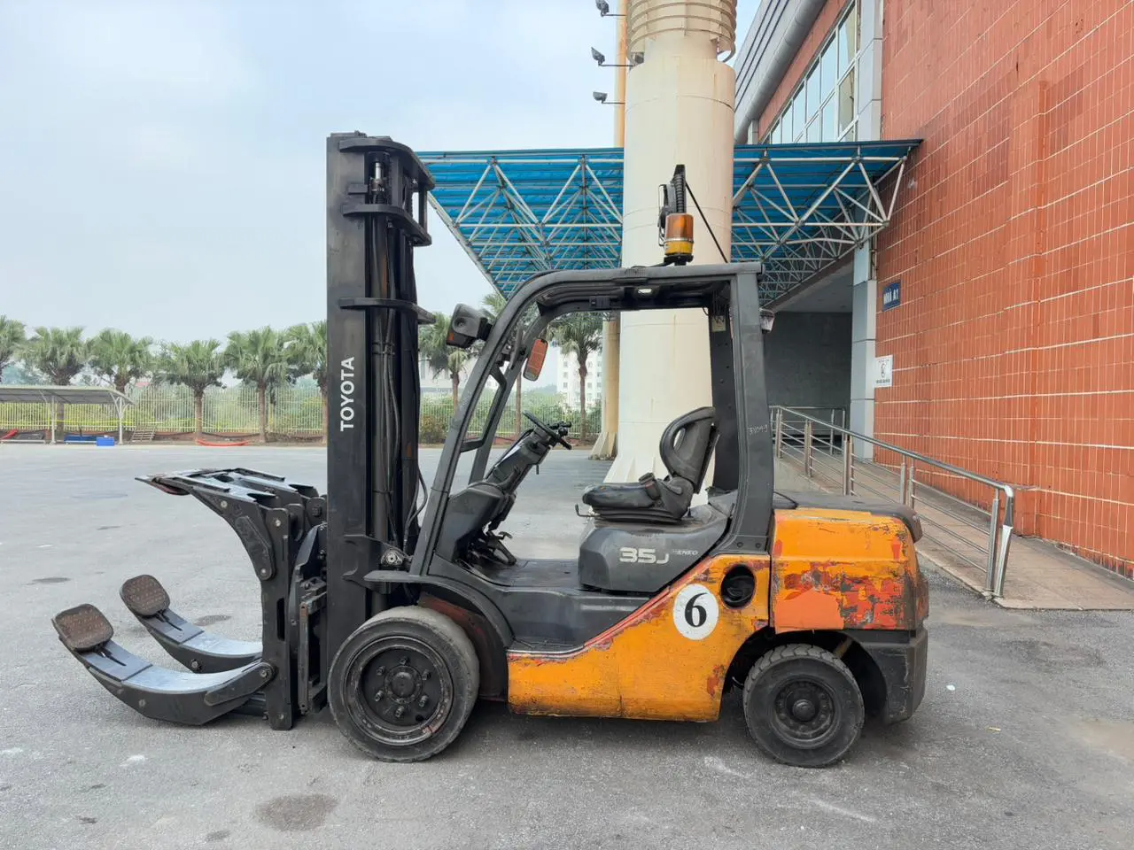 Xe nâng dầu cũ Toyota 50-8FDJ35 nhập Nhật tại kho TFV Industries