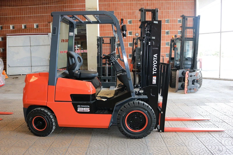 So Sánh Xe Nâng Trung Quốc Và Xe Nâng Nhật Bản: Bài Toán Chi Phí Dài Hạn