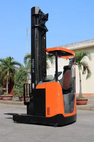 Xe nâng điện đứng lái - Reach truck. Nâng cao hơn- tiện nghi hơn!