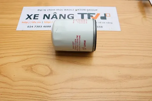 Lọc dầu động cơ xe nâng Toyota 7FD20 mã 15601-76009-71E hiệu UMW
