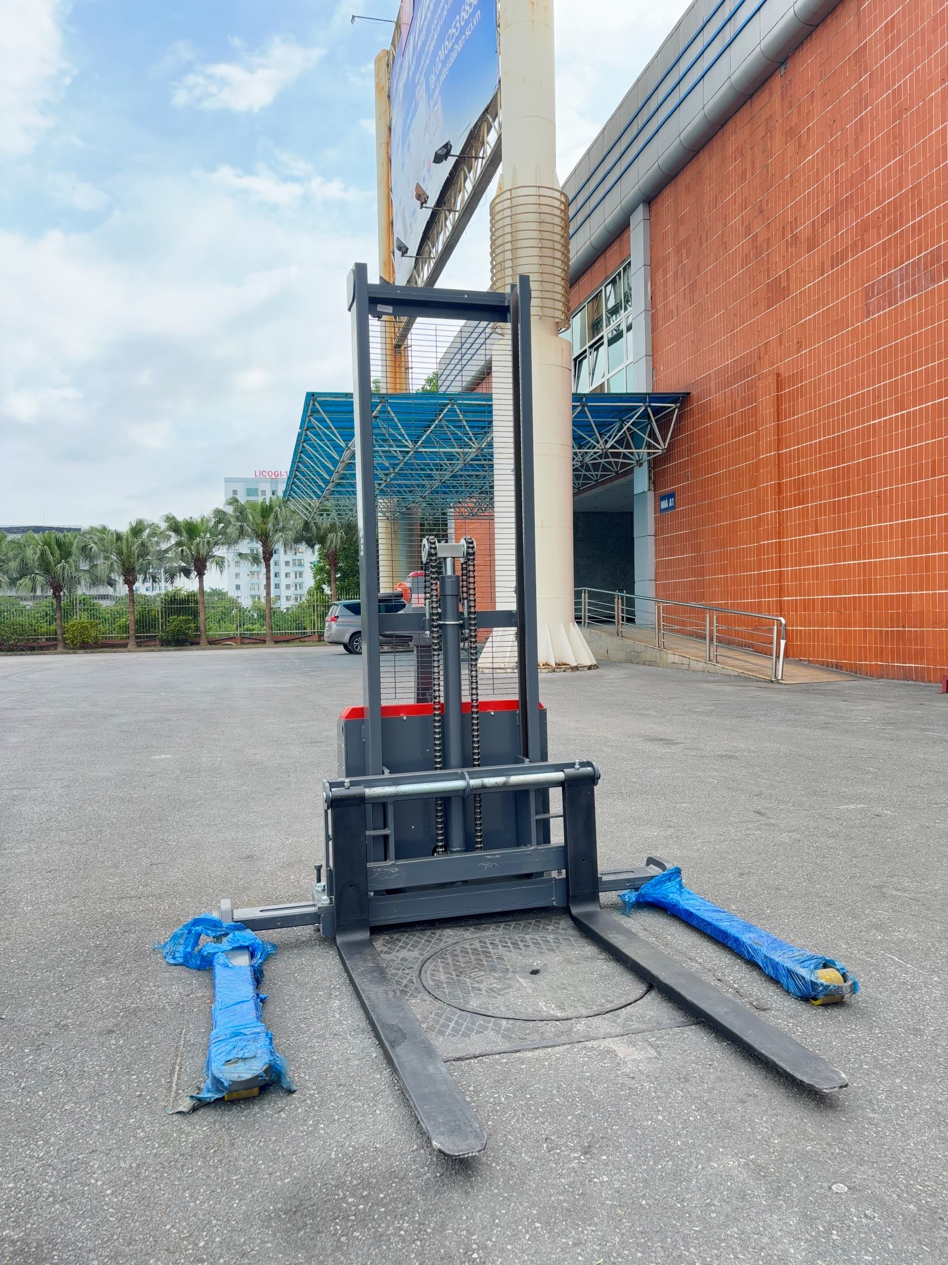 Xe nâng điện stacker 1.5 tấn Interlift CL1530GHY. Nâng cao 3m. Sx 2025. Mã XM.S15IND30.00863