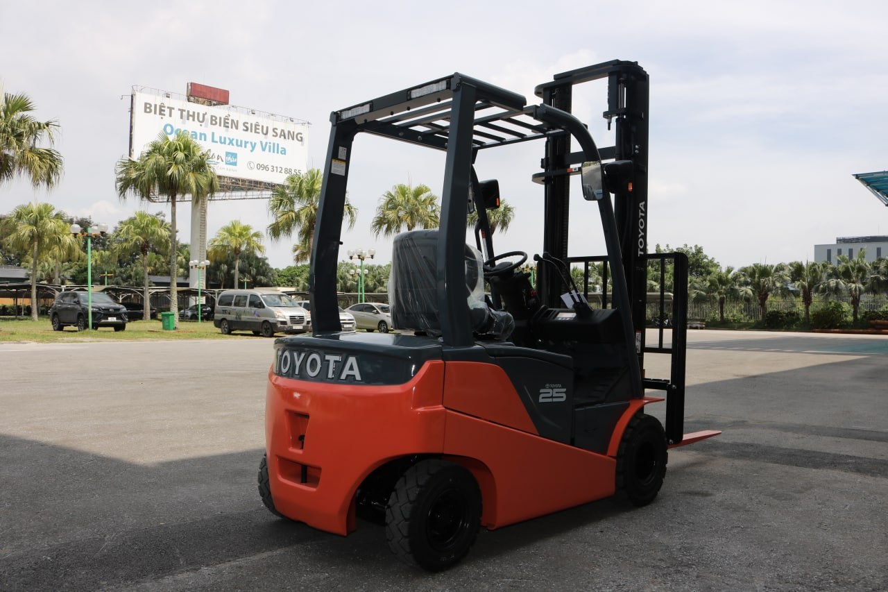 Xe nâng điện Toyota 8FBN25 2,5 tấn