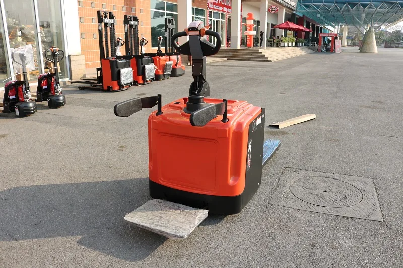 Tay lái và tay vịn bảo vệ người đứng lái xe nâng tay điện Heli CBD25J-RLI