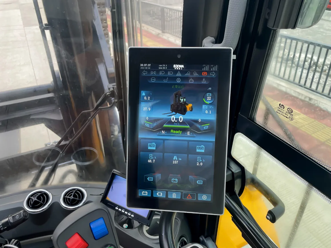 Màn hình cảm ứng trong cabin xe SOCMA HNF250-1200EL